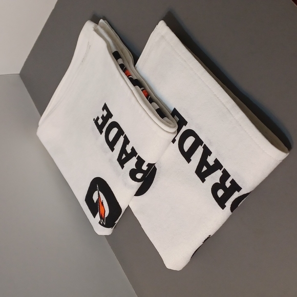 NEW! NEW! 2- Official Gatorade NFL White/Black and Orange Sideline Towels WOW!! - Picture 8 of 9